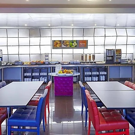 Express Lisbon Alfragide By Ihg 3*
