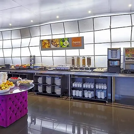 호텔 Express Lisbon Alfragide By Ihg